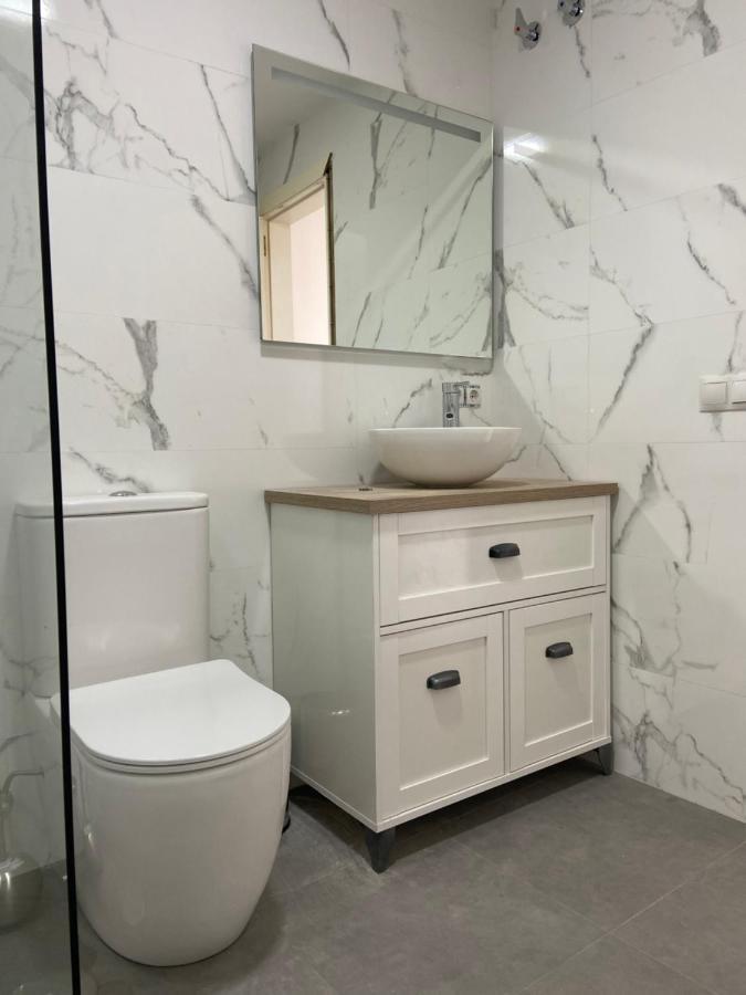 Beautiful Brand New 2 Bedroom Flat With Terrace Málaga Eksteriør billede