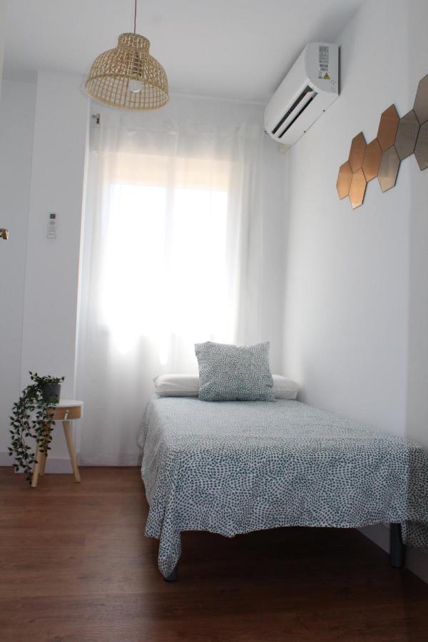 Beautiful Brand New 2 Bedroom Flat With Terrace Málaga Eksteriør billede
